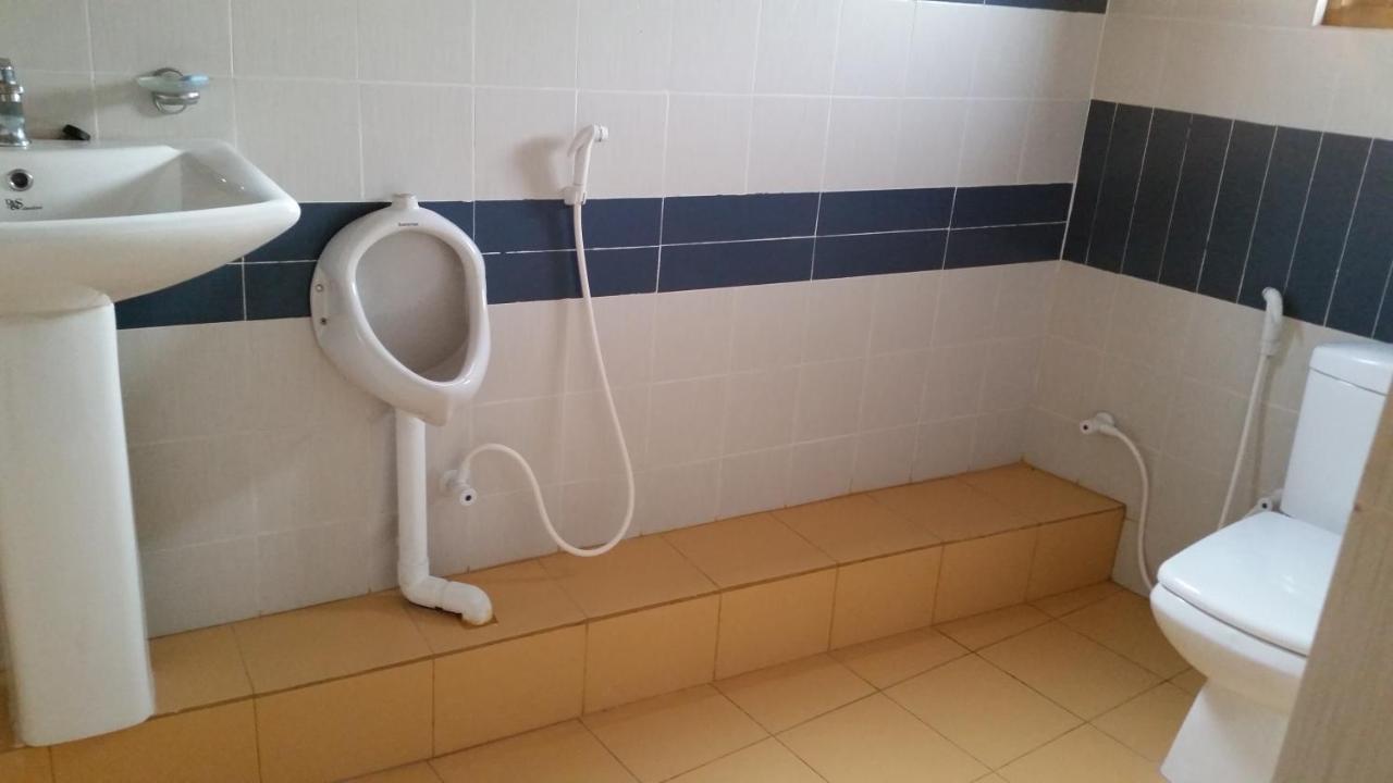 Chelli Homestay Негомбо Экстерьер фото