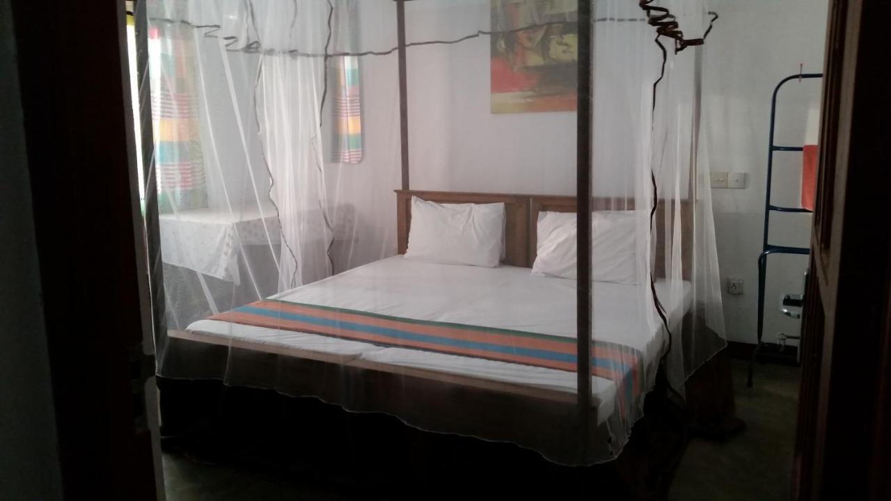 Chelli Homestay Негомбо Экстерьер фото